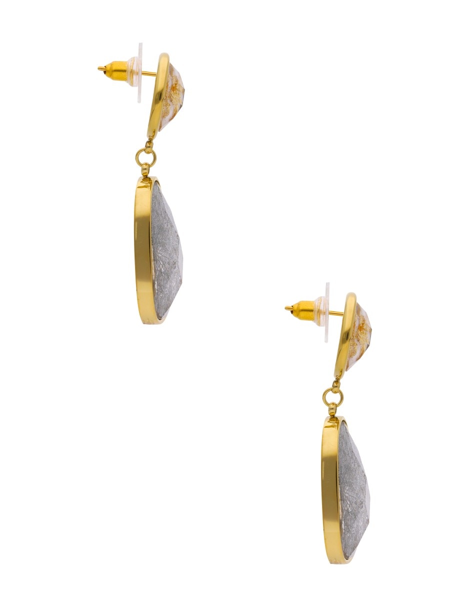 Aretes largos con acabado brillante 3