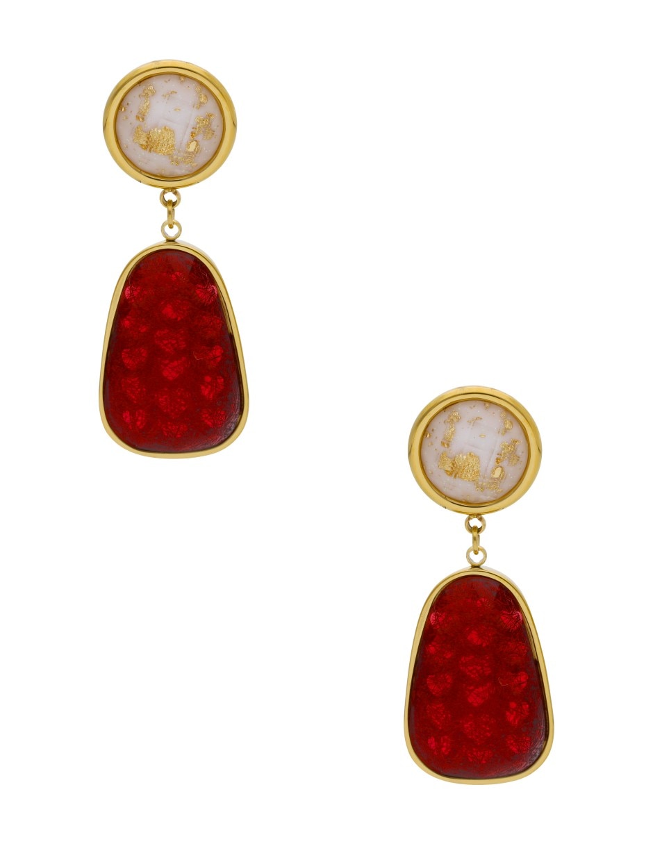 Aretes largos con acabado brillante