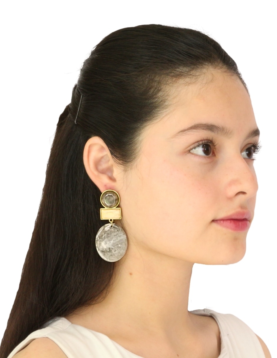 Aretes largos Nuvi con acabado brillante