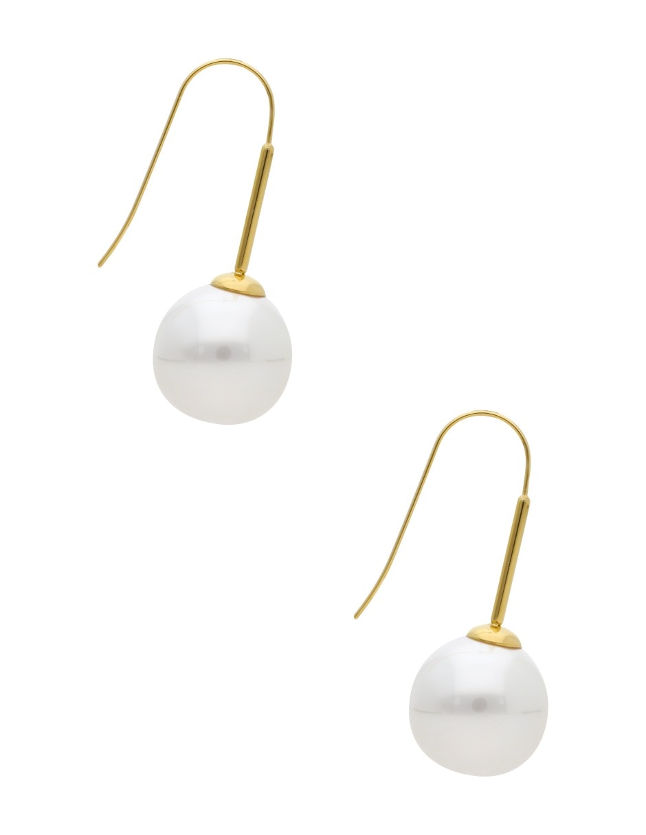 Aretes largos de perla Nuvi con acabado brillante