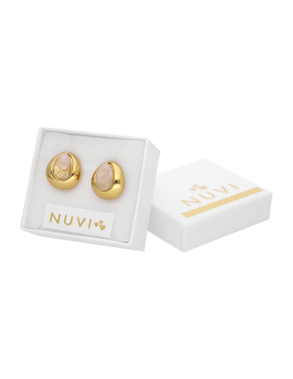 Aretes cortos de gota Nuvi con acabado brillante