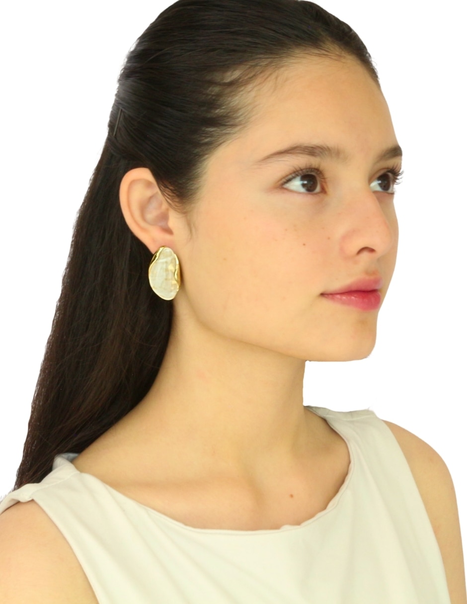 Aretes largos de gota con acabado brillante 4