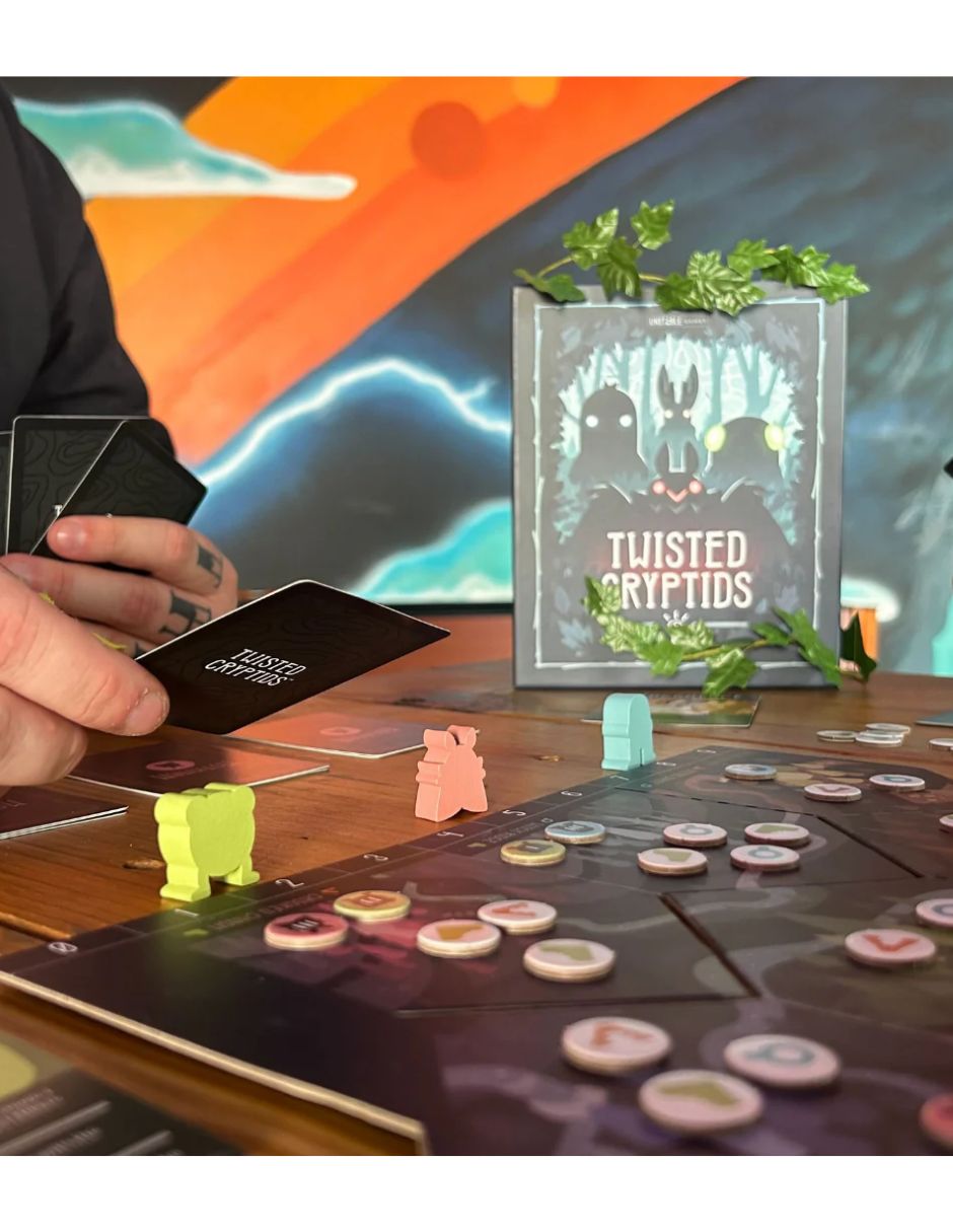Twisted Cryptids juego en español Asmodee