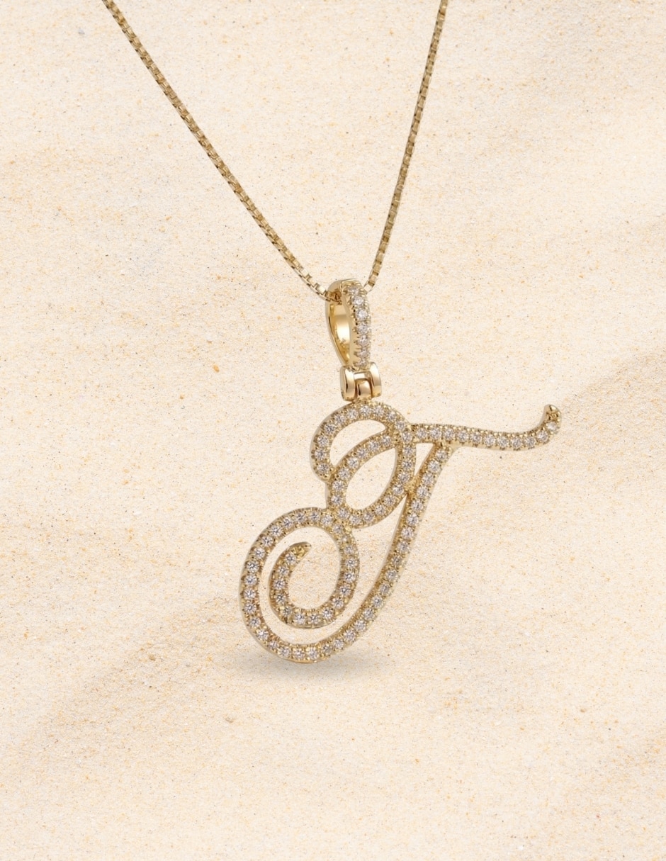Collar con dije de letras de oro laminado 14 k 8