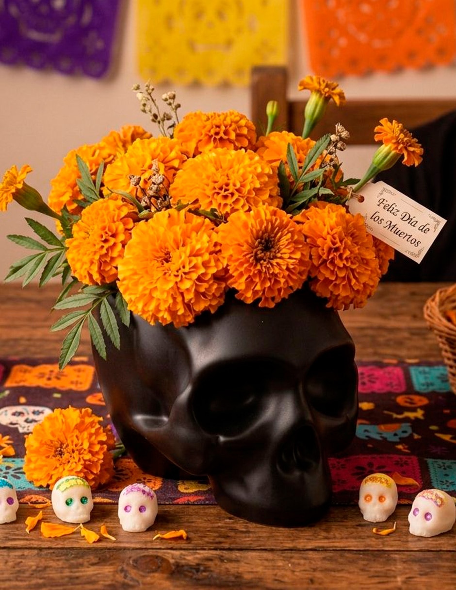 Figura decorativa de calavera de cerámica 3