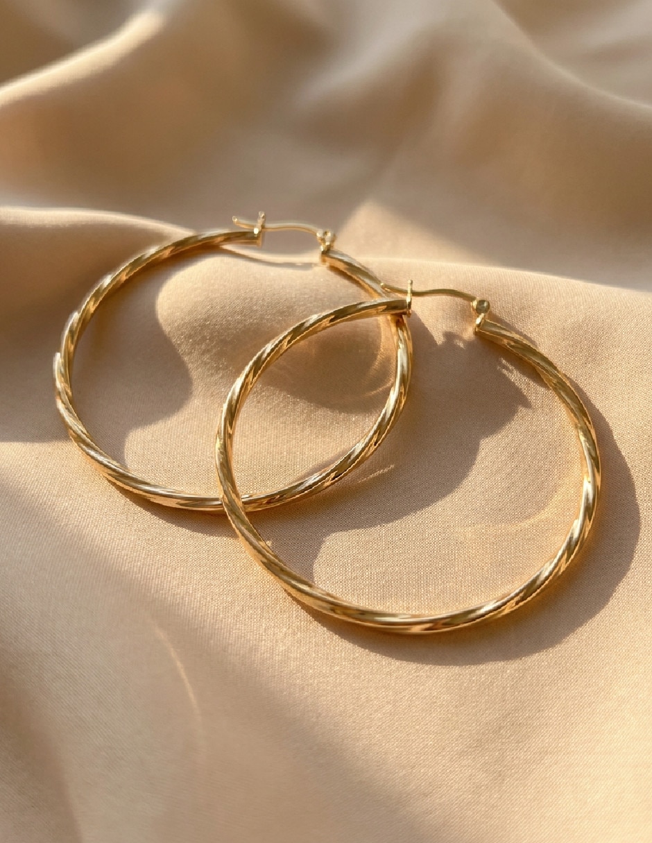 Arracadas genérica de oro laminado 18 k con acabado texturizado