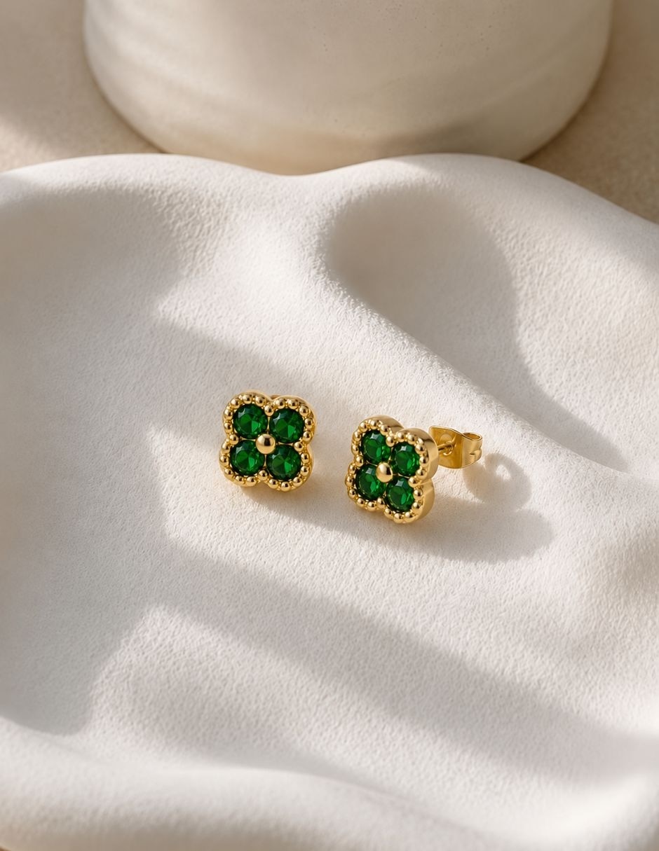 Broqueles de flor yoiko virelle con acabado baño de oro zirconia