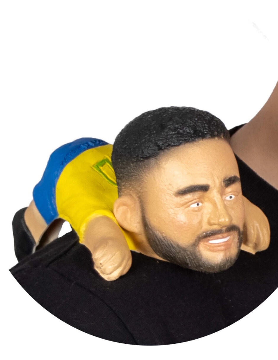 Shoulder buddy para disfraz de futbolista brasileño Neymar Shoulder buddy para disfraz de futbolista brasileño Neymar