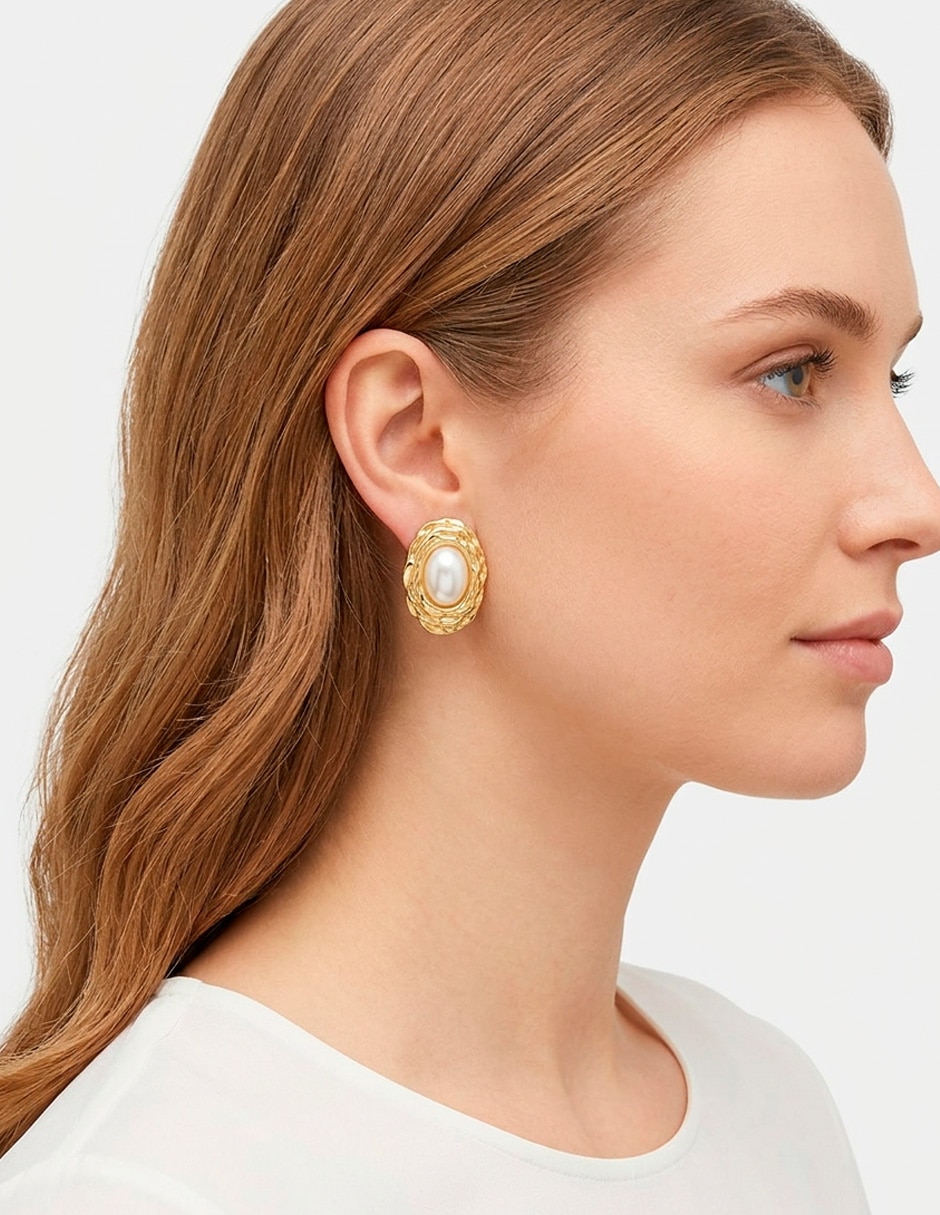 Aretes cortos ovalada ana maria mexico 18 k con acabado baño de oro perla