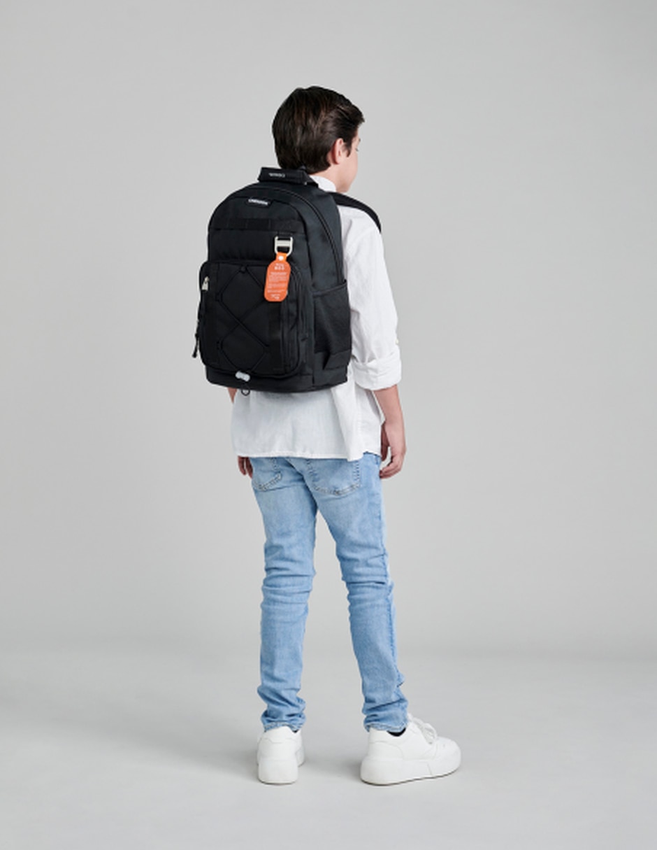 Mochila escolar Chenson Wndr para niño