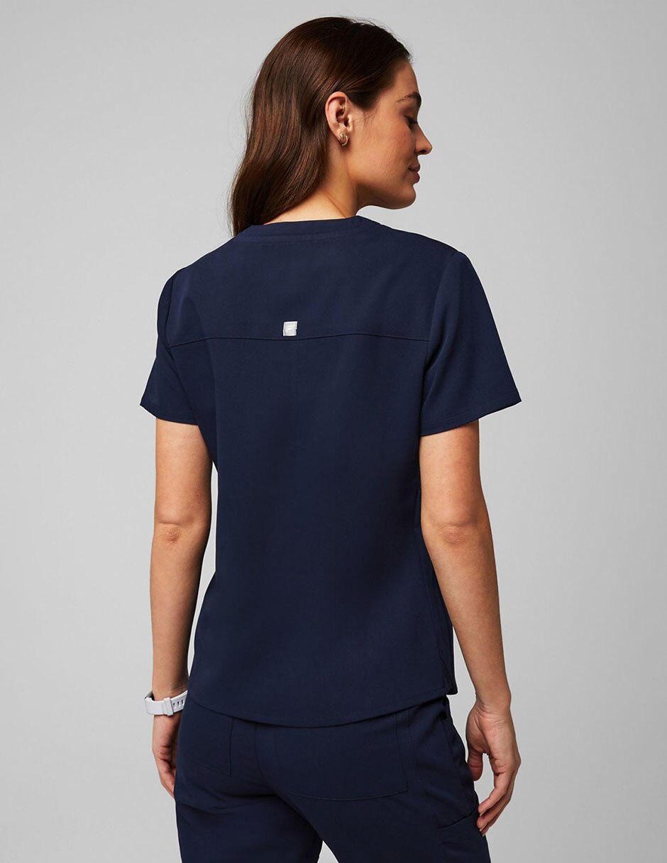 Playera manga corta Scrub cuello v mujer 2