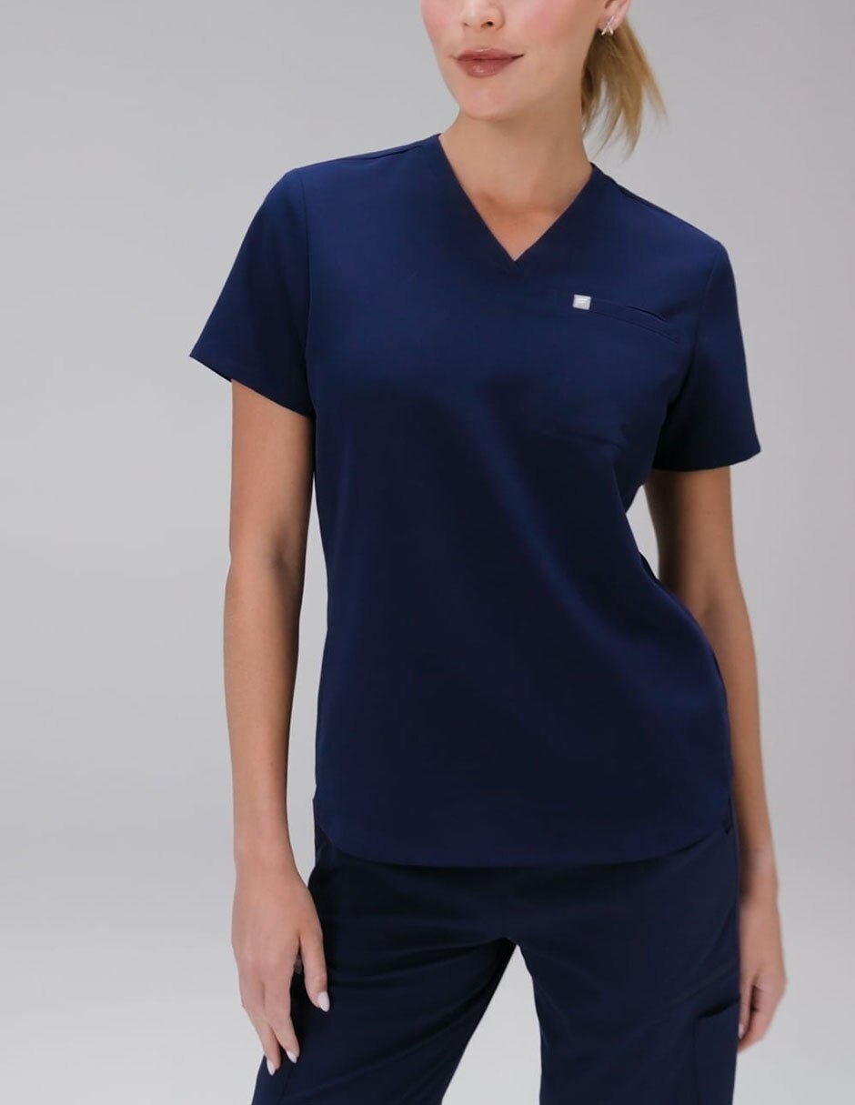 Playera manga corta Scrub cuello v mujer 6