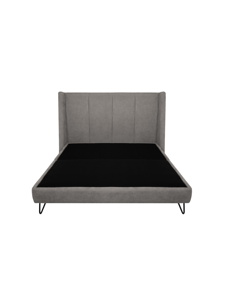 Cama de madera y tela