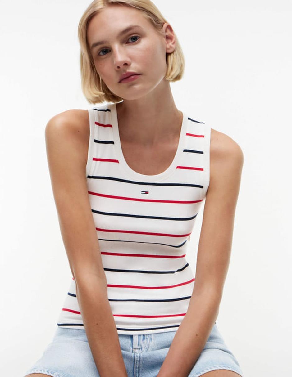 Playera sin manga cuello redondo para mujer 3
