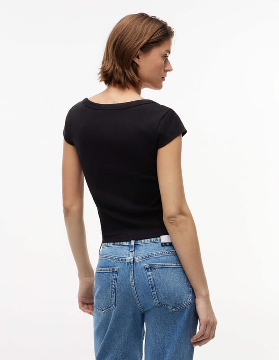 Playera manga corta cuello redondo mujer 4