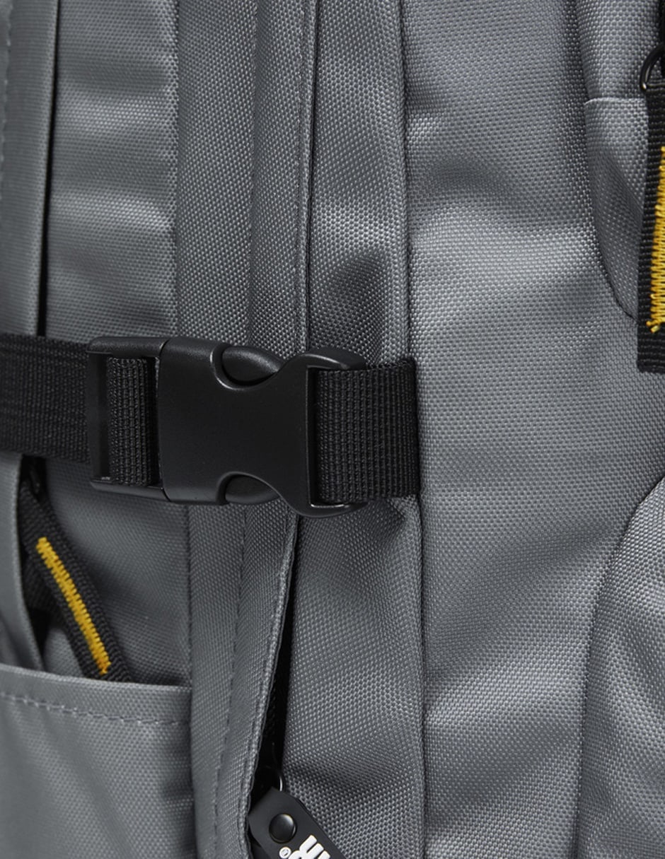 Mochila casual caterpillar unisex 7