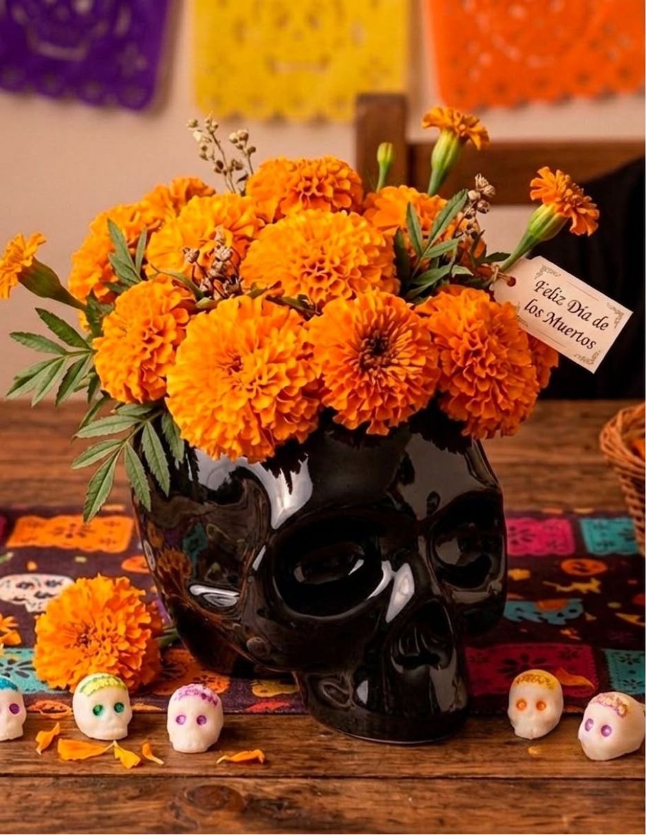 Figura decorativa de calavera de cerámica 5