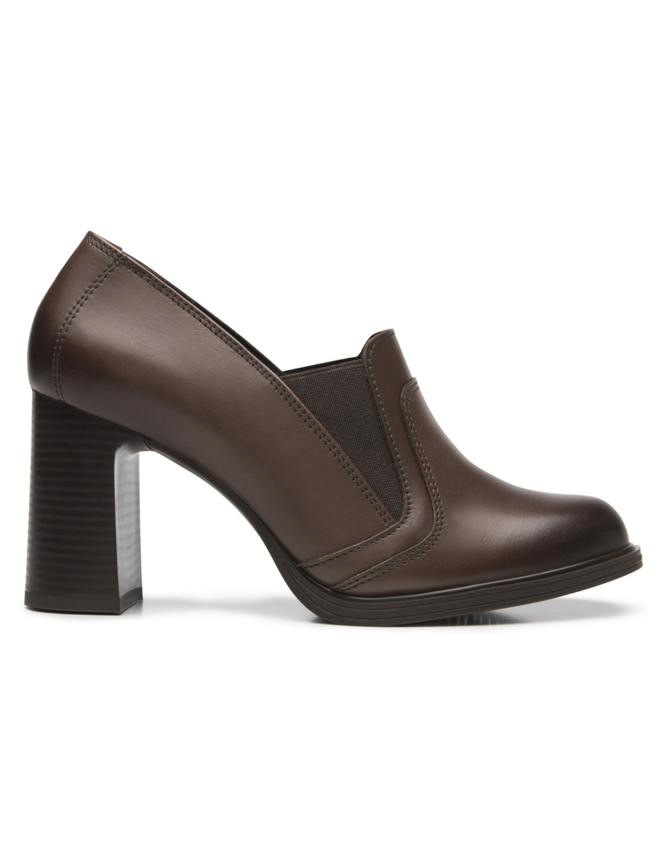Zapatilla de piel
