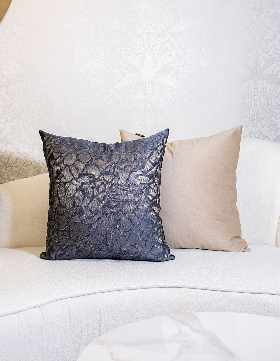 Cojín decorativo blueblack 2