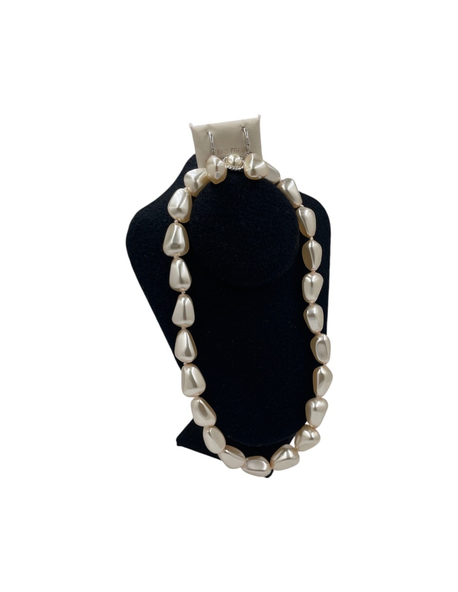 Aretes y collar de perla perla