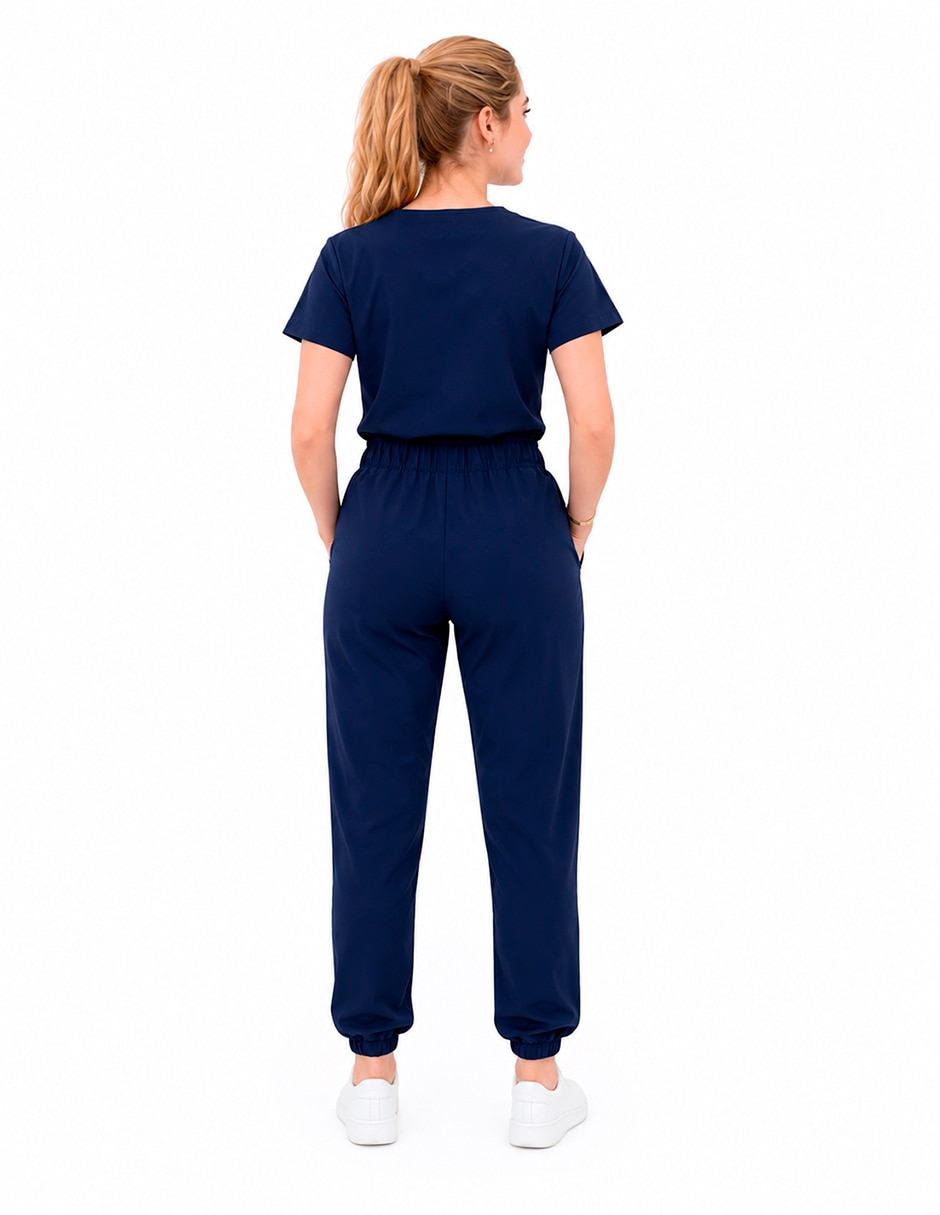Pijama quirúrgica estilo relajado para mujer 3