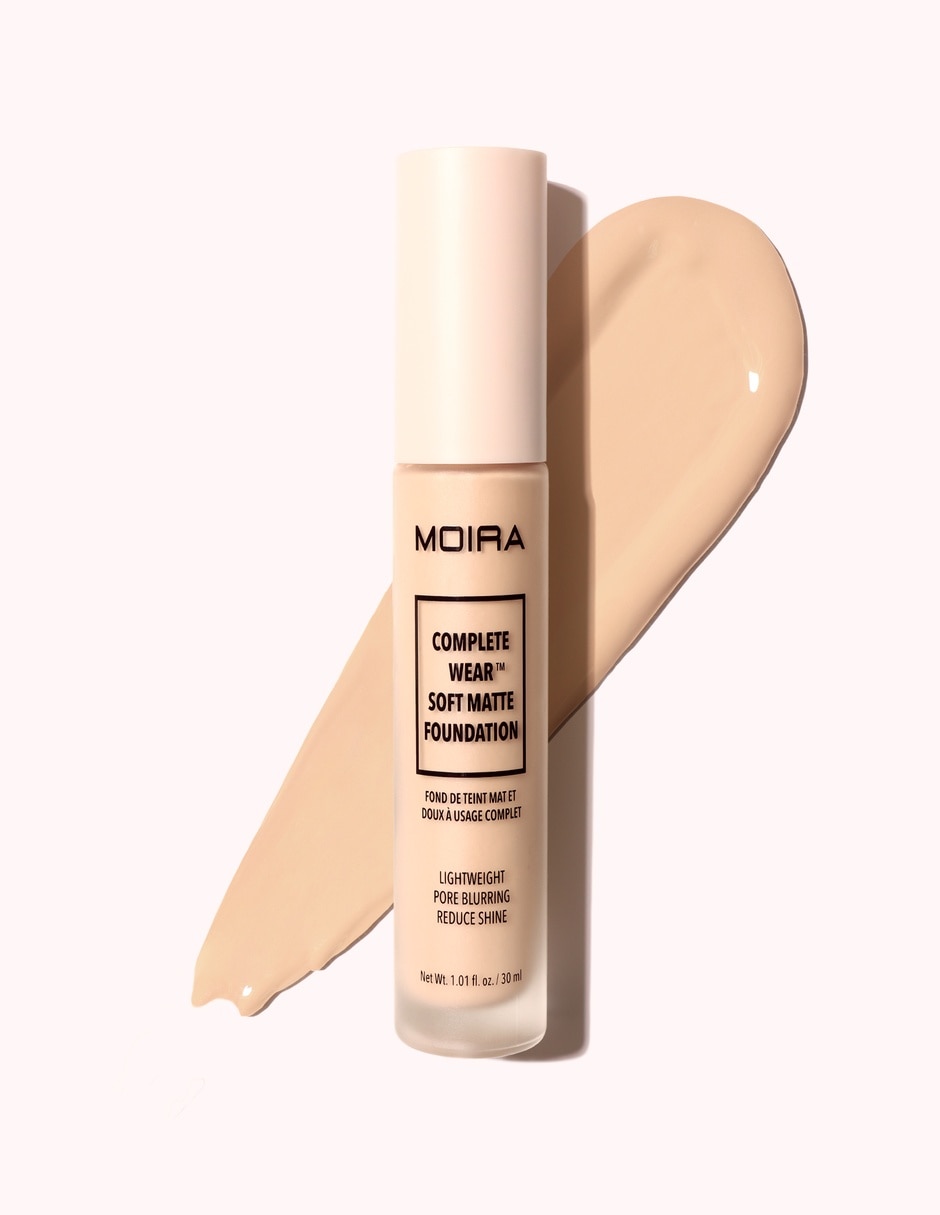 Base de maquillaje líquido brillante