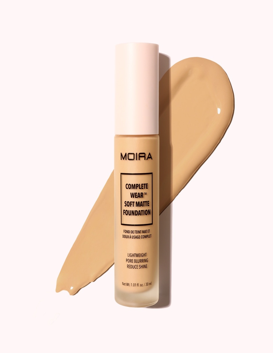 Base de maquillaje líquido brillante