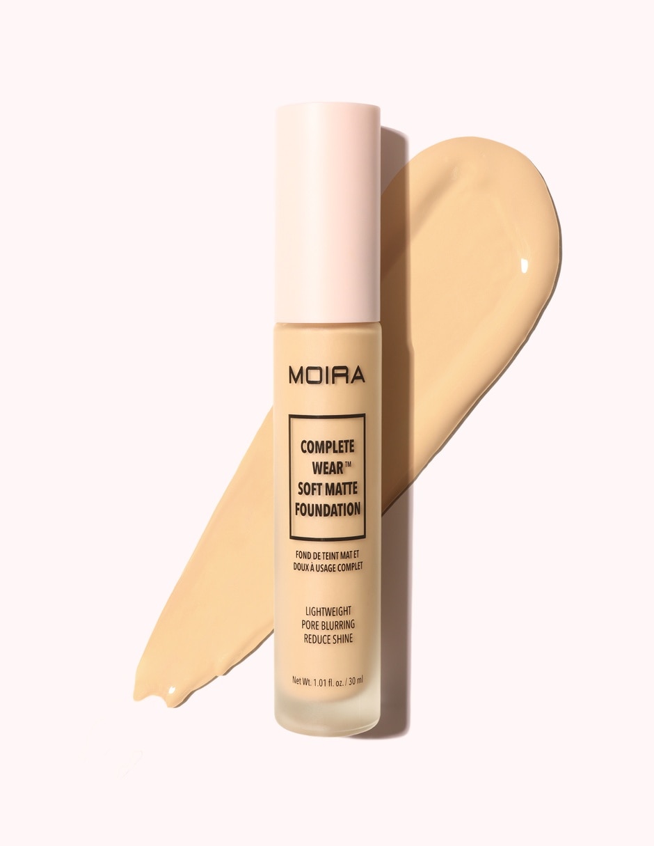 Base de maquillaje líquido brillante