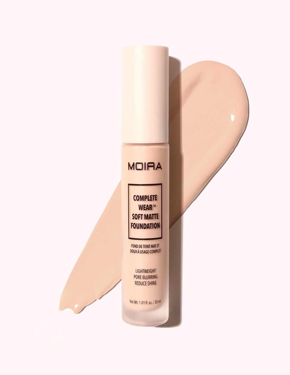 Base de maquillaje líquido brillante