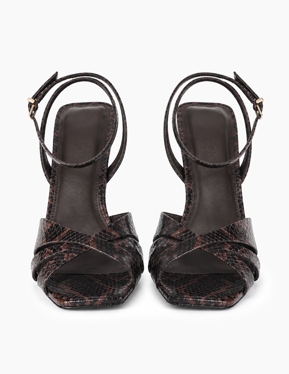 Zapatilla de piel animal chic 4