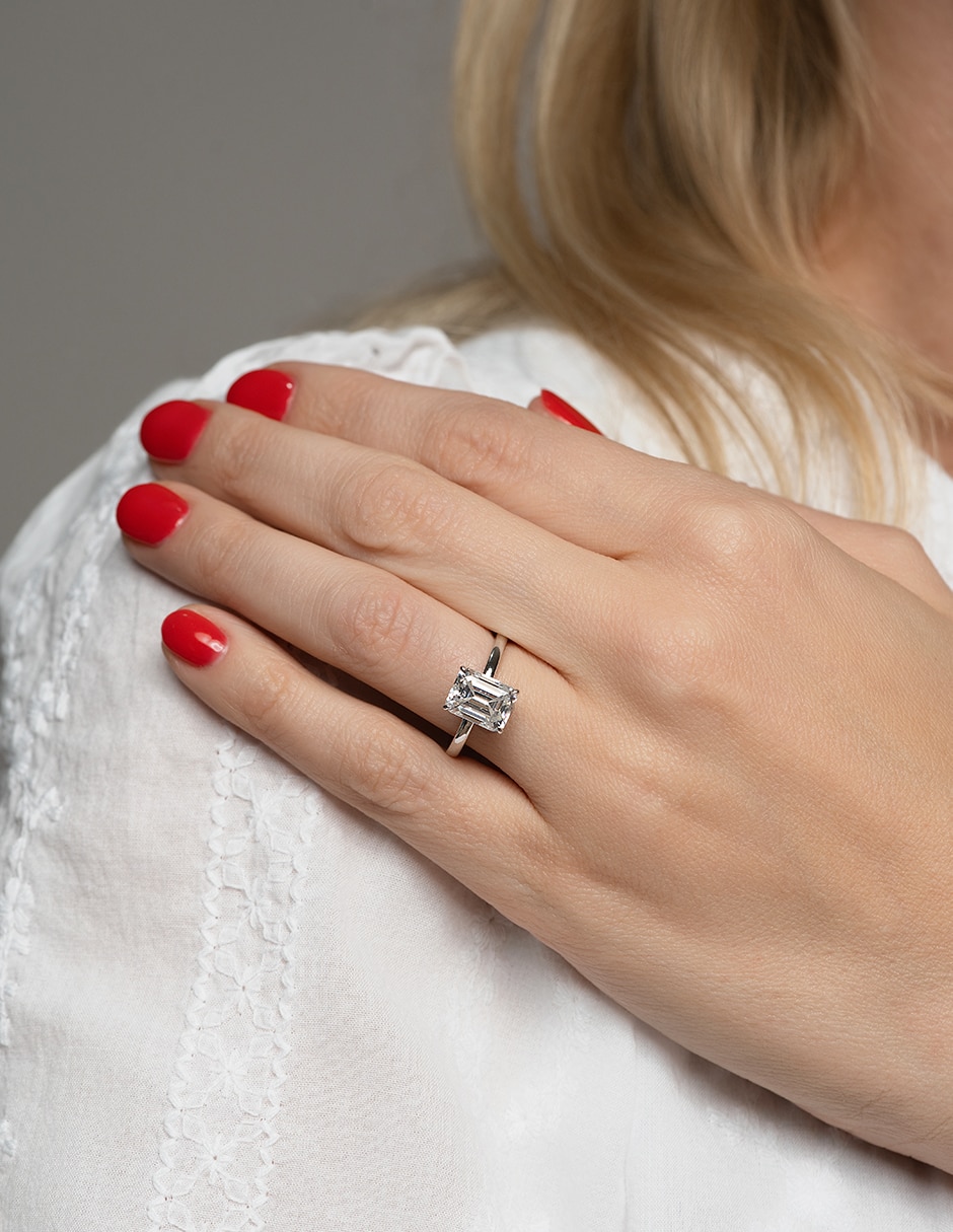 Anillo 14 k de oro blanco moissanita brillante