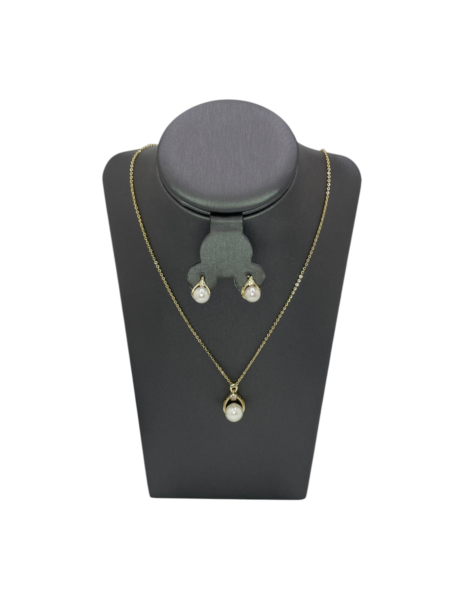 Aretes y collar de zirconia