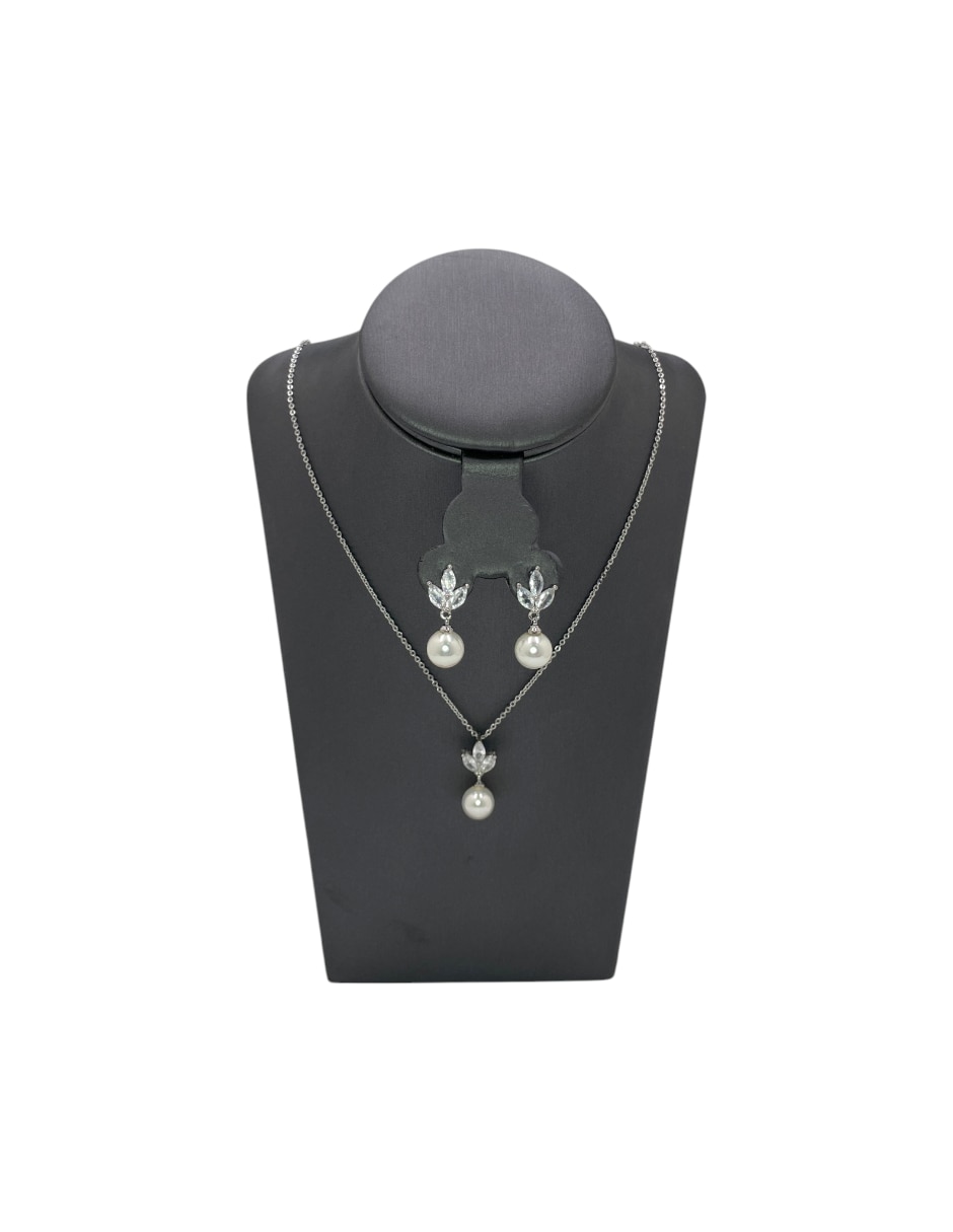 Aretes y collar flor de acero inoxidable zirconia