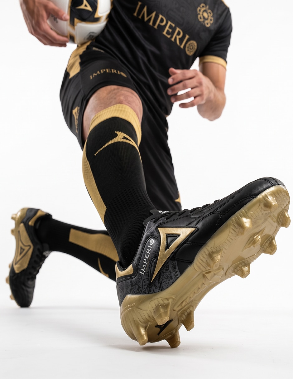 Tenis de niño para fútbol 9