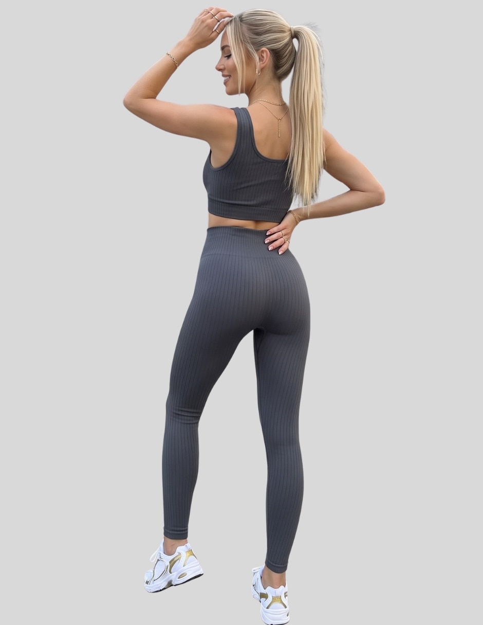 Conjunto deportivo ajustado con elástico para mujer 7