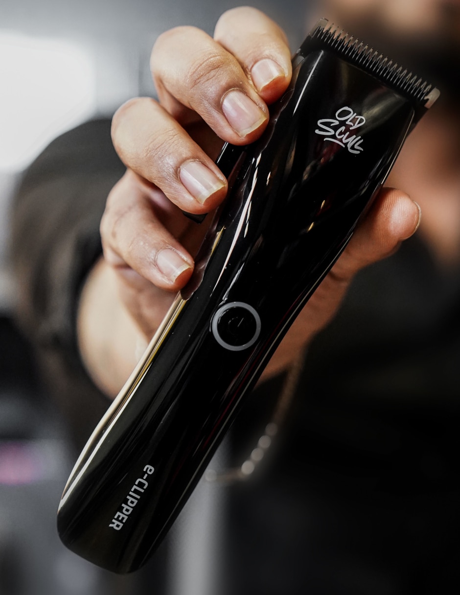 Recortadora para cabello barba y cuerpo e-clipper blackout 3