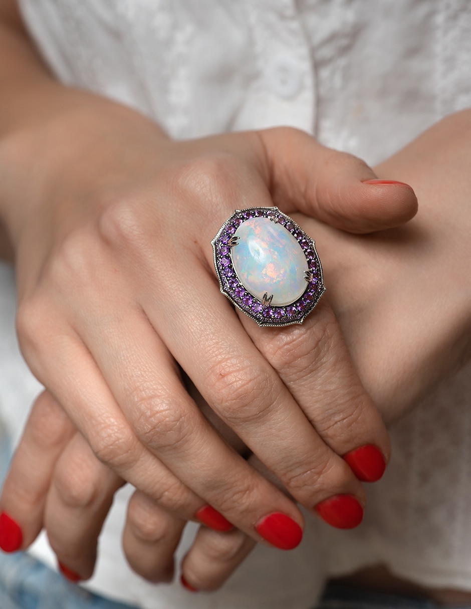 Anillo 14 k de oro blanco ópalo brillante