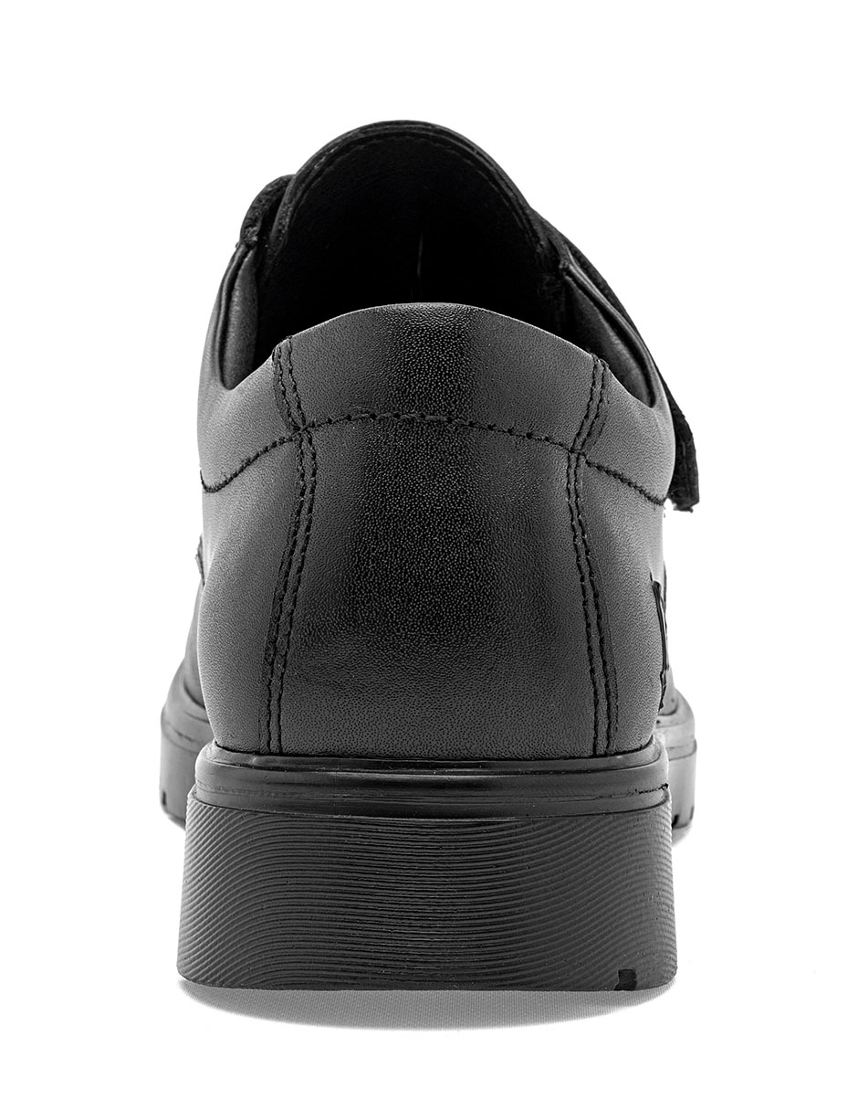 Zapato de piel para niño