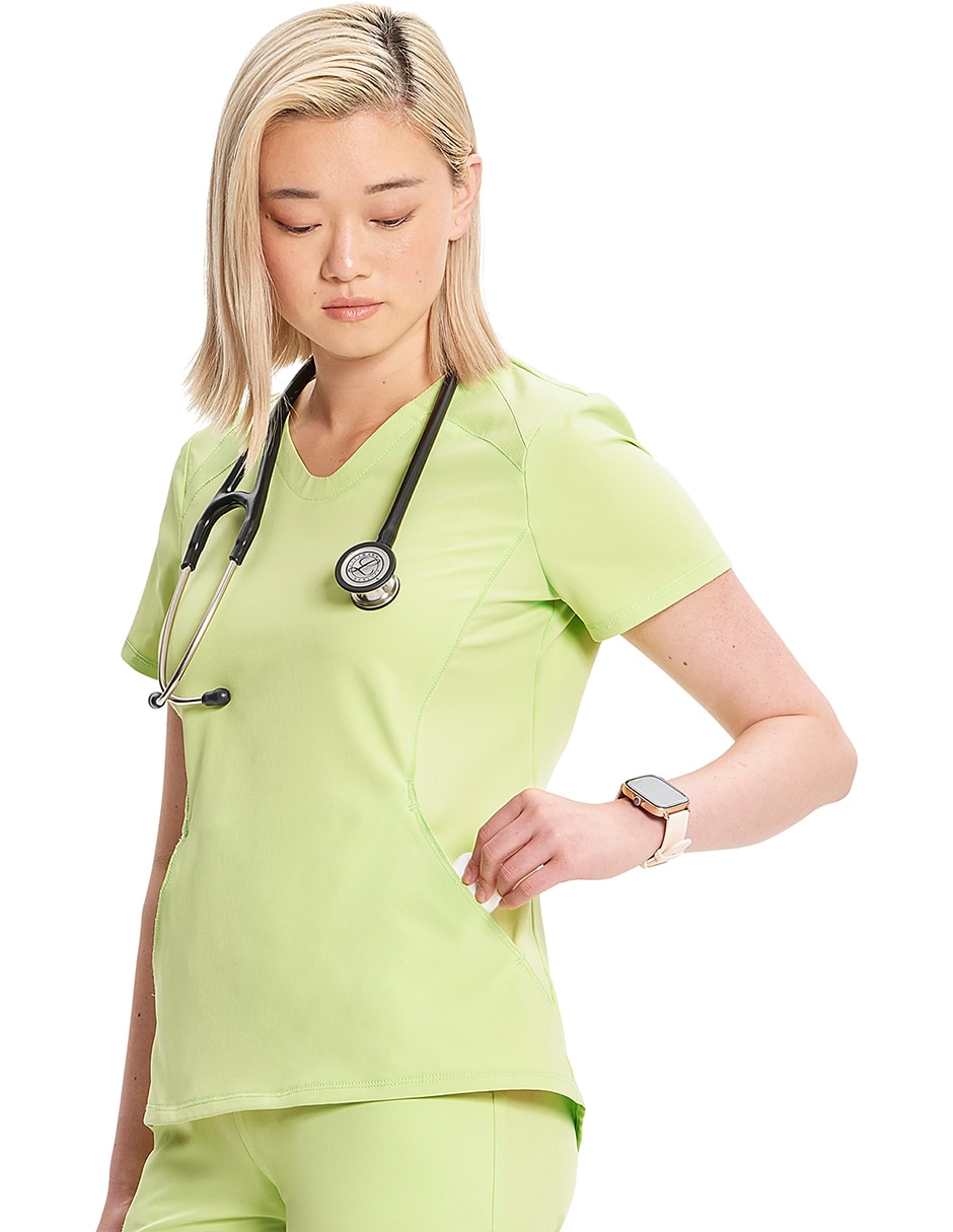 Pijama quirúrgica estilo regular para mujer 2