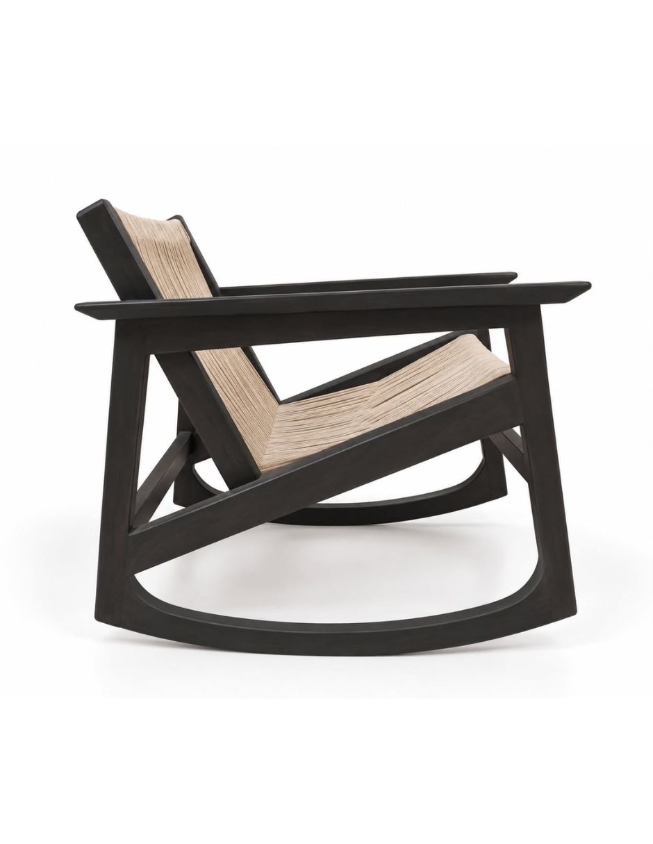 Silla mecedora de madera y cuerda