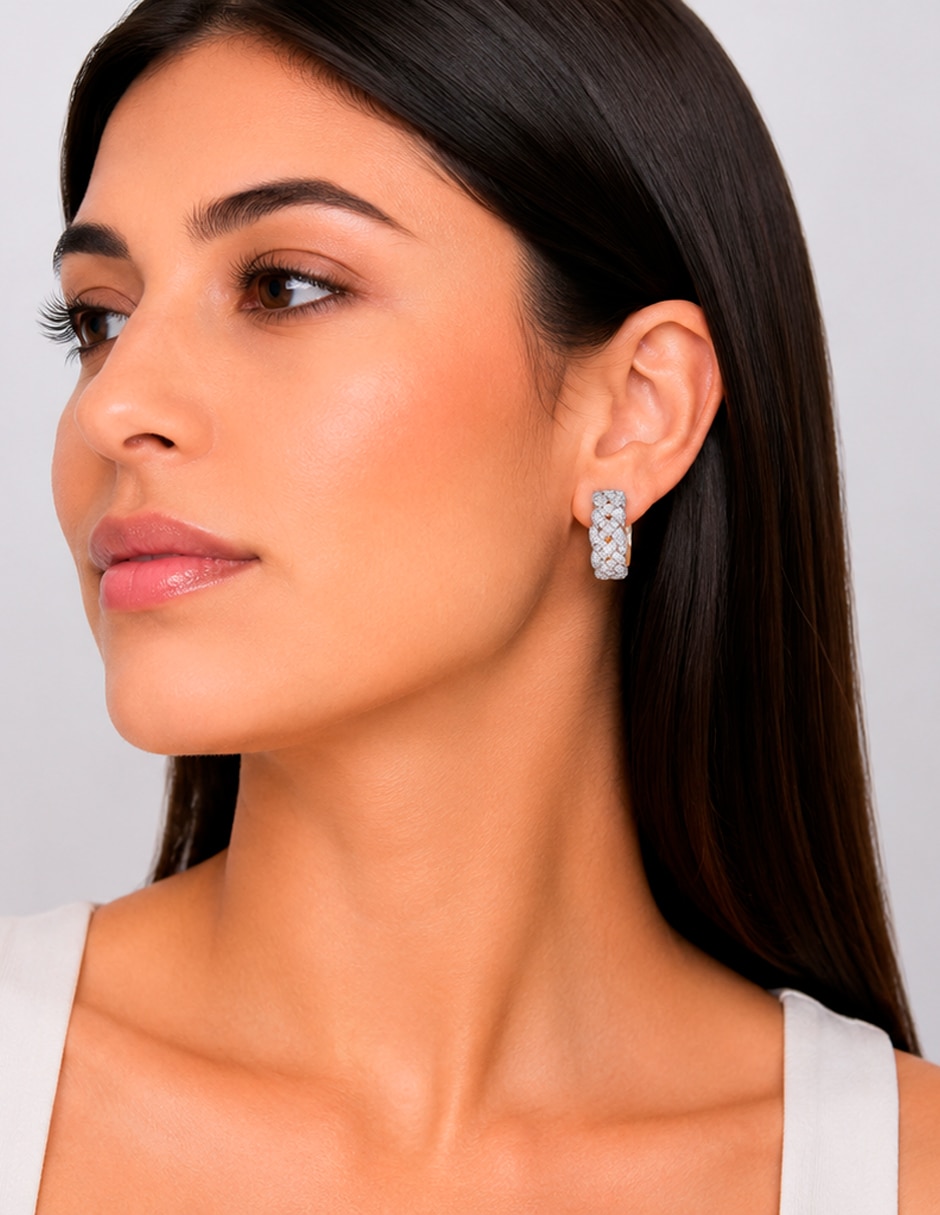 Aretes cortos redondos con acabado chapa de oro zirconia 3