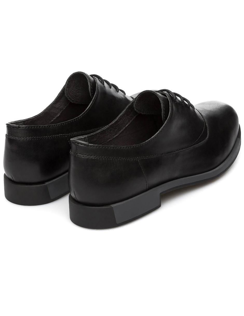 Zapato de piel para mujer