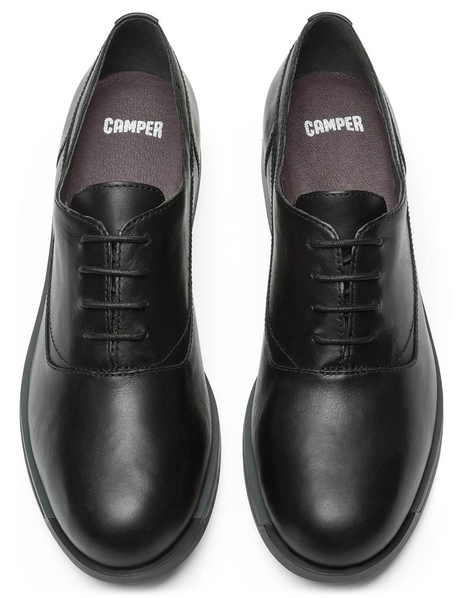 Zapato de piel para mujer